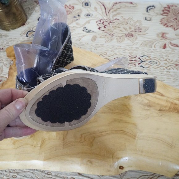 Nine West JUGI Black Tan Open Toe Wood Wedge High - Picture 7 of 8